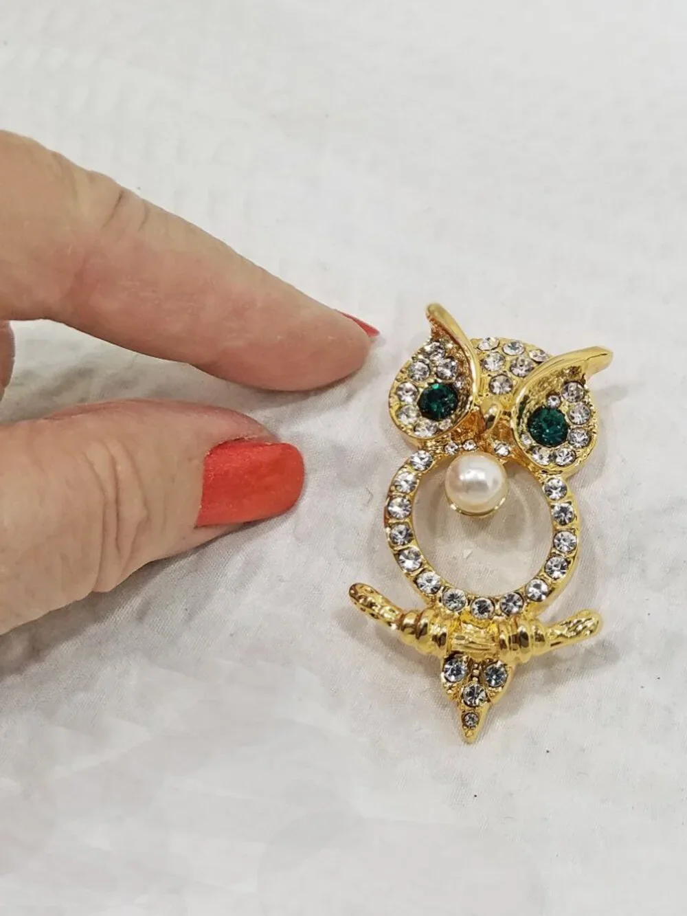 New!  Green & White Crystal Faux Pearl Gold Tone Openwork Figural Owl Brooch